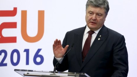 Порошенко: Избори в Донбас сега  са невъзможни