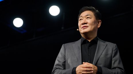 Единият съизпълнителен директор на Samsung почина изненадващо