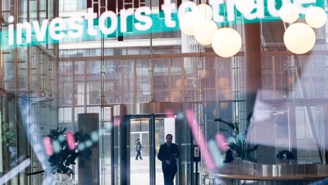 Лондонският FTSE 100 прескочи бариерата от 9000 пункта