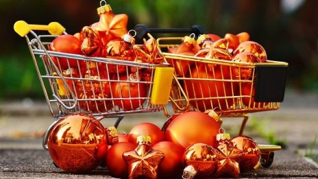 Българските домакинства ще заделят 557 лв. за коледни подаръци