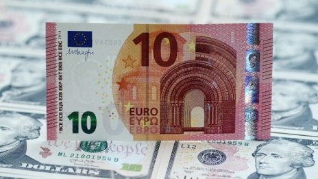 ING Group: Паритет между еврото и долара е въпрос на време