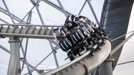 Защо Disneyland затвори след само един случай на Covid