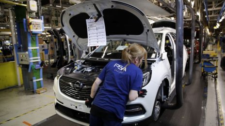 Opel: Няма да закриваме заводите в Германия