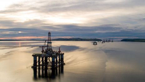 Забавянето на икономическия ръст на Китай ограничава възхода на петрола*