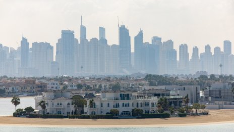 Купувачи от цял свят нажежиха печалбите на строителните компании в Дубай