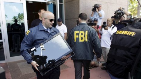 Швейцарските банки докладваха евентуално пране на пари от представители на FIFA