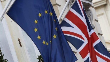 Пазарите се готвят и за хаотичен Brexit - какви са възможните последици 