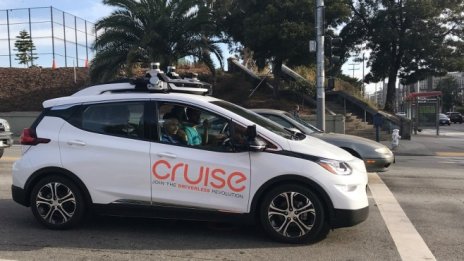 General Motors ще наеме още 1000 души в звеното си за автономни коли