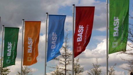 BASF купува част от активите на Bayer за почти 6 млрд. евро