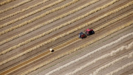 ЕК: Има начин продажбата на земя да се ограничи законово