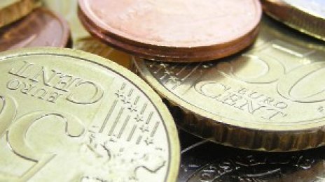 Оптимистите за еврото стават все повече   