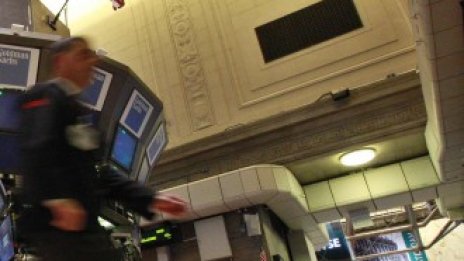 Вяла търговия на Wall Street остави S&P и NASDAQ на червено  