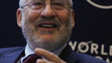 Стиглиц: Еврото разделя европейците