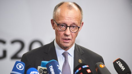 Германия призова ЕС за смекчаване на правилата за колите с двигатели с вътрешно горене