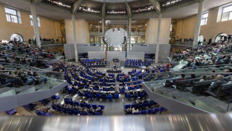 Мащабните разходи на Мерц преминаха през Будестага, остава Федералният съвет