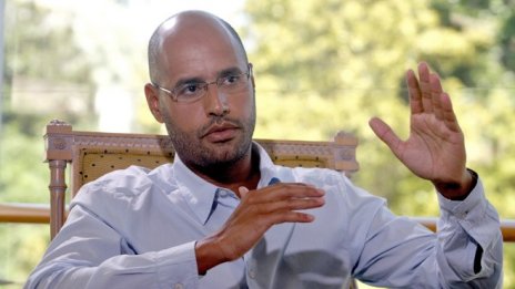 На фона на хаоса и бедността в Либия синът на Кадафи гледа към президентския пост