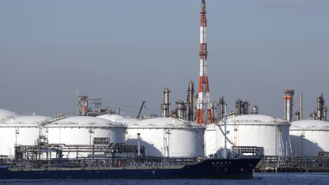 Покриване на къси позиции тласка цената на петрола нагоре*