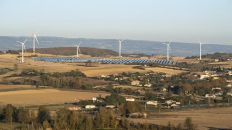 Възобновяемата енергия набира преднина пред въглищата