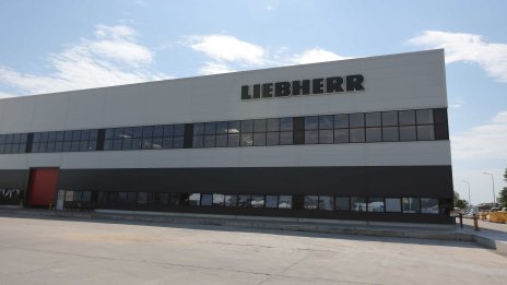 Два завода на Liebherr у нас се разширяват и търсят служители