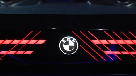 BMW е продал над 215 хил. изцяло електрически коли през 2022 г.