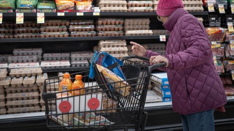 Бедните семейства в САЩ се сблъскват с нарастваща разлика между доходи и разходи