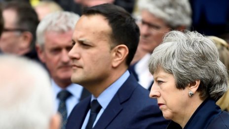 Ирландското и британското правителство започват нови преговори за Северна Ирландия