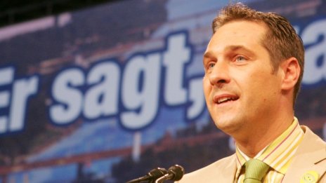 Австрийски крайнодесен лидер призова за борба с миграцията