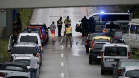 В Мюнхен е обявено извънредно положение заради стрелбата в града*
