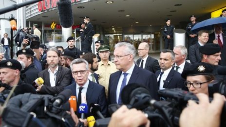 Стрелецът в Мюнхен е примамил жертвите си с хакнат Facebook профил