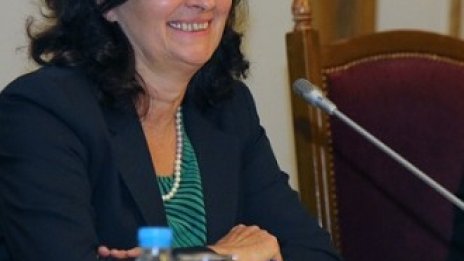 Д. Бобева: Подготвя се закон за държавните предприятия