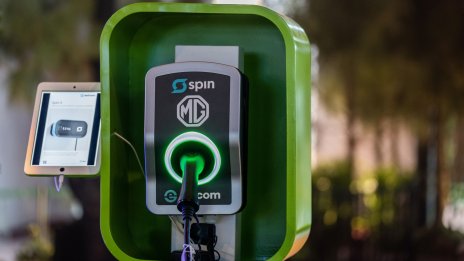 Индийски щат ще изгражда с бизнеса мрежа от зарядни станции за електромобили