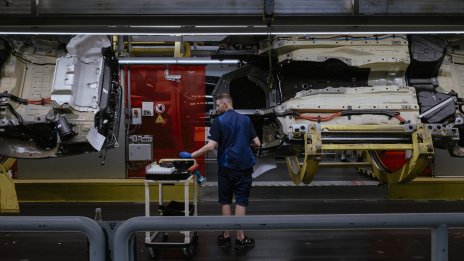 Германските концерни получиха данъчна подкрепа за електромобилите преди среща с Мерц