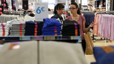 Продажбите на дребно в еврозоната останаха в застой през май