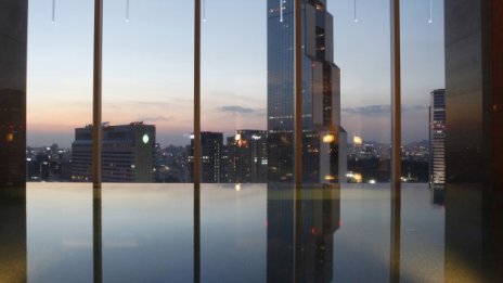 Луксът на върха на света