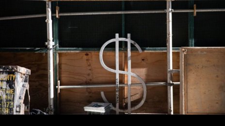 Доларът ще остане силен през 2023 г. заради опасенията от рецесия