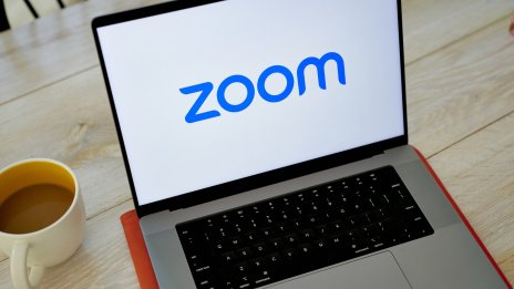 Хибридната работа и AI носят оптимизъм на Zoom