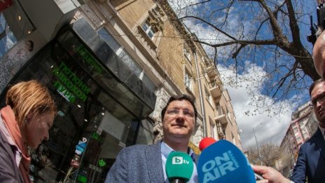 Данъчни и антикорупционната комисия проверяват имотите на депутата Крум Зарков