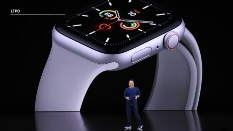 Пенсионира се маркетинговият директор на Apple, отговарящ за Watch и AirPods
