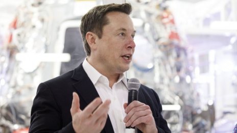 SpaceX се сблъсква с последна пречка преди първия си полет с астронавти