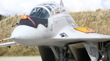 Полша прехвърля въпроса с изтребителите на НАТО