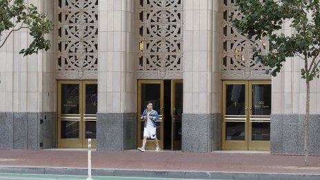 След ултиматума на Мъск стотици служители на Twitter напускат компанията