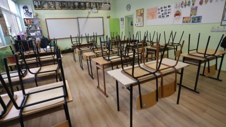 Денков: Още няма консенсус за удължаването на учебната година