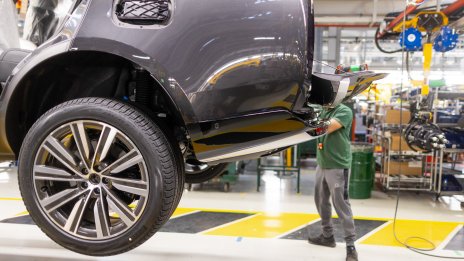 Кибератаката срещу Jaguar Land Rover тласна Tara Motor към тримесечна загуба