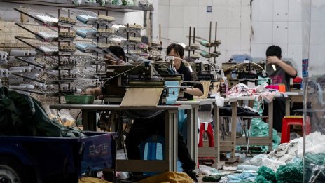 Китайски фирми прехвърлят производството си в САЩ заради високите мита