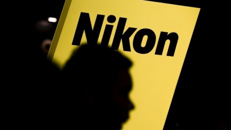 Nikon съкращава 1000 работни места