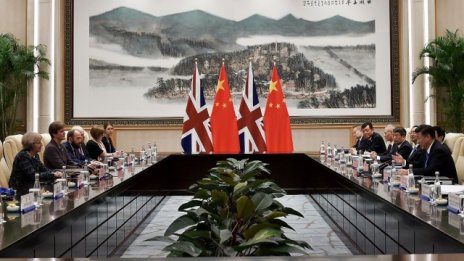 Великобритания води преговори с Китай, търсейки инвестиции след Brexit