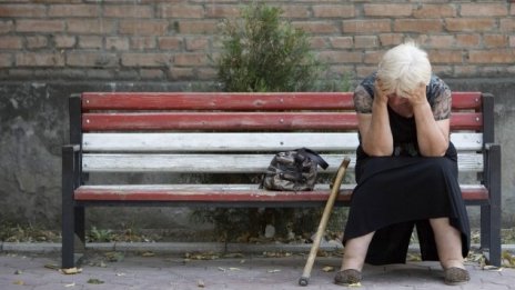 България продължава да затъва в бедност, сочи доклад