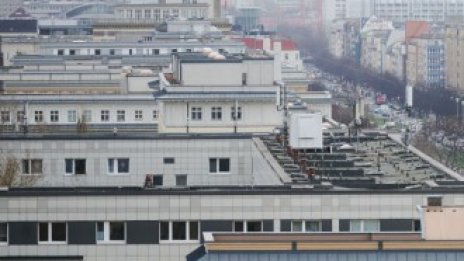 Жилищният пазар в Берлин е под двойния натиск на замразените наеми и блокадата