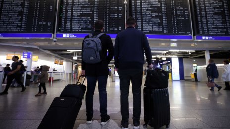 Летищният оператор Fraport снижи прогнозата си за годишния ръст на пътниците