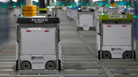 Marks & Spencer преговаря с Ocado за създаване на съвместно предприятие